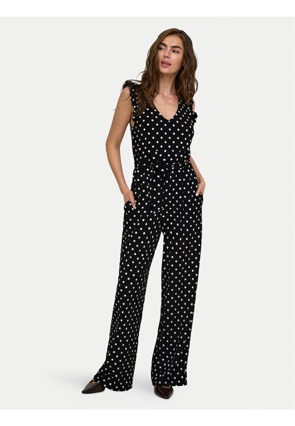 only - ONLY Kombinezon Tina 15374983 Czarny Regular Fit. Kolor: czarny. Materiał: syntetyk