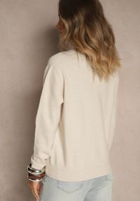 Renee - Beżowy Golf z Wełną i Wiskozą Olmeze. Typ kołnierza: golf. Kolor: beżowy. Materiał: wełna, wiskoza. Styl: klasyczny #7