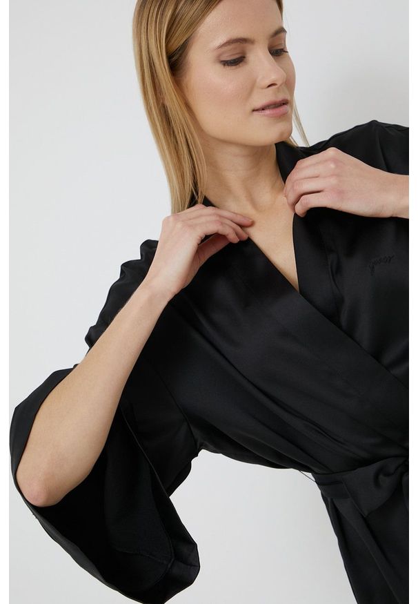 Guess - Szlafrok. Kolor: czarny. Materiał: tkanina