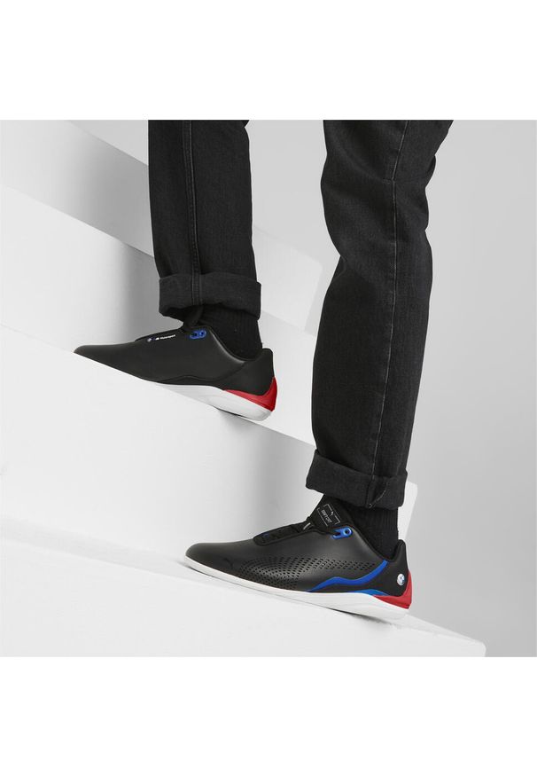 Buty Sportowe Męskie Puma Bmw Mms Drift Cat Decima. Zapięcie: sznurówki. Kolor: biały, czarny, czerwony, wielokolorowy. Materiał: materiał. Szerokość cholewki: normalna. Sport: turystyka piesza