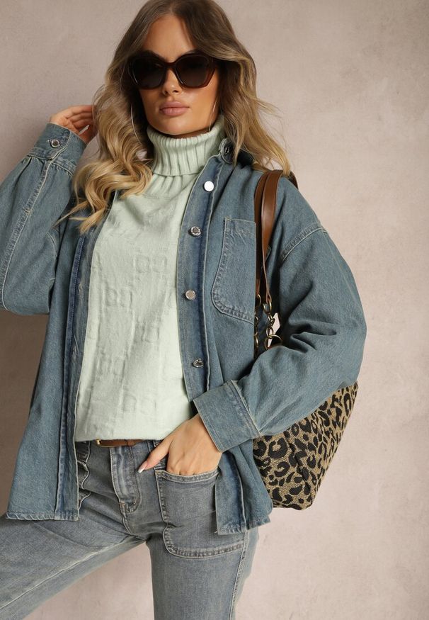 Renee - Miętowy Golf o Klasycznym Kroju Savelle. Okazja: na co dzień. Typ kołnierza: golf. Kolor: miętowy. Materiał: jeans. Długość rękawa: długi rękaw. Długość: długie. Styl: klasyczny