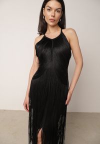 Born2be - Czarna Koktajlowa Sukienka na Ramiączkach Zdobiona Frędzlami Kelennea. Kolor: czarny. Długość rękawa: na ramiączkach. Wzór: aplikacja. Typ sukienki: dopasowane. Styl: wizytowy #3