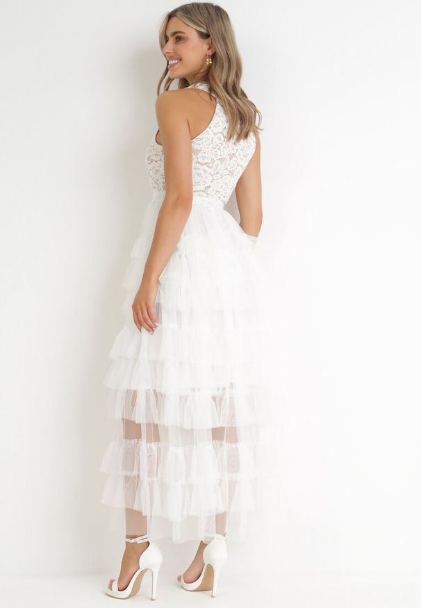 Born2be - Biała Sukienka Maxi z Tiulowym Dołem i Koronkową Górą Deliva. Okazja: na co dzień. Kolor: biały. Materiał: tiul, koronka. Wzór: aplikacja. Styl: klasyczny, casual. Długość: maxi