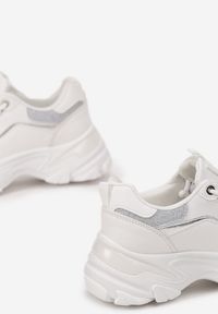 Born2be - Biało-Srebrne Sneakersy na Grubej Podeszwie z Metalicznymi Wstawkami Andoma. Wysokość cholewki: przed kostkę. Kolor: biały. Szerokość cholewki: normalna. Wzór: aplikacja