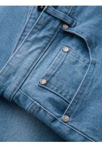 Ombre Clothing - Jeansowe szorty męskie z podwiniętą nogawką - niebieskie V2. Kolor: niebieski. Materiał: jeans. Wzór: aplikacja. Sezon: lato. Styl: klasyczny #6