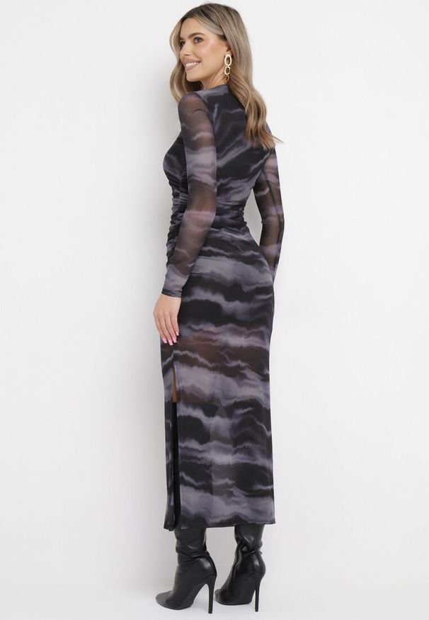 Born2be - Czarna Dopasowana Sukienka Maxi z Siateczki w Marmurkowy Wzór Bail. Kolor: czarny. Długość: maxi