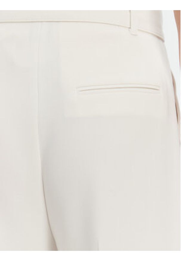 BOSS Spodnie materiałowe Tapiana 50479405 Écru Relaxed Fit. Materiał: syntetyk