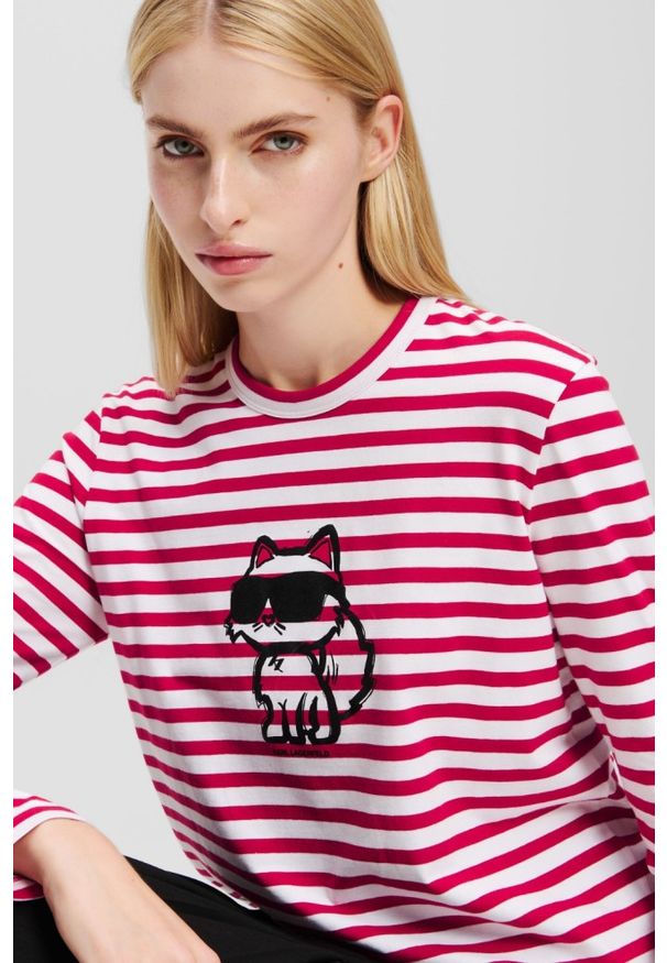 Karl Lagerfeld - KARL LAGERFELD Czerwono-biały damski lonsgleeve Ikon Print Stripe. Kolor: czerwony. Materiał: materiał. Wzór: nadruk. Styl: elegancki