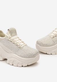 Born2be - Beżowe Sneakersy na Grubej Podeszwie Ozdobione Cyrkoniami Nallua. Okazja: na co dzień, na spacer. Kolor: beżowy. Wzór: aplikacja. Sport: turystyka piesza #3