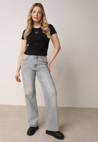 Born2be - Czarny Bawełniany T-shirt z Cyrkoniowym Sercem Arielin. Okazja: na co dzień. Kolor: czarny. Materiał: bawełna. Wzór: aplikacja. Styl: sportowy, klasyczny, casual #7