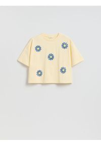 Reserved - Bawełniany t-shirt z aplikacją - jasnożółty. Kolor: żółty. Materiał: bawełna. Wzór: aplikacja