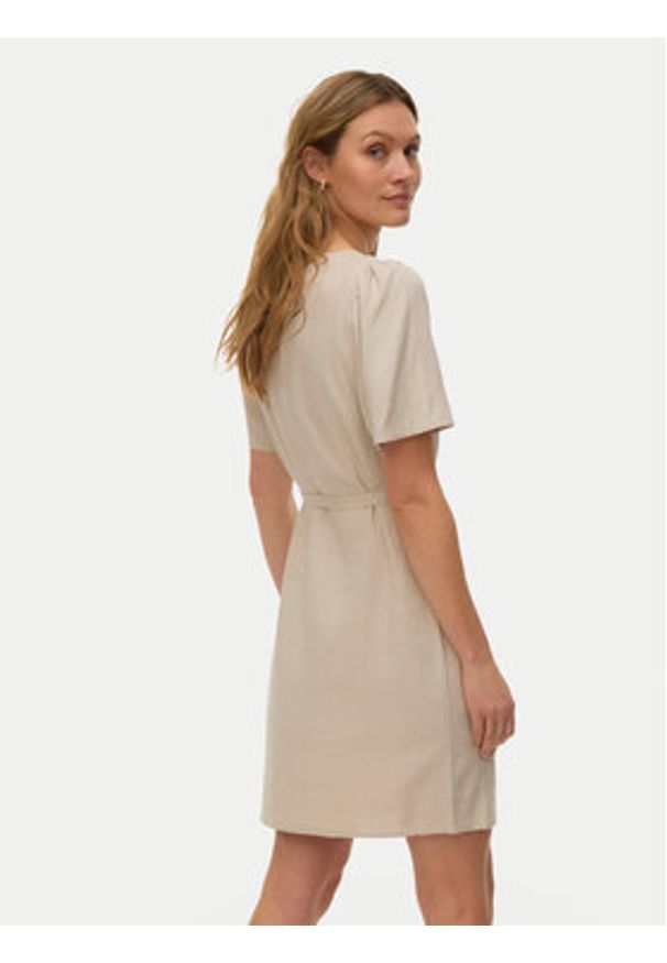 Vero Moda Sukienka letnia Mymilo 10340466 Beżowy Regular Fit. Kolor: beżowy. Materiał: wiskoza. Sezon: lato