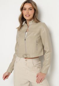 Born2be - Ciemnobeżowa Kurtka Ramoneska w Motocyklowym Stylu z Klamerką Terlia. Okazja: na co dzień. Kolor: beżowy. Materiał: poliester, jeans. Styl: klasyczny, casual #6