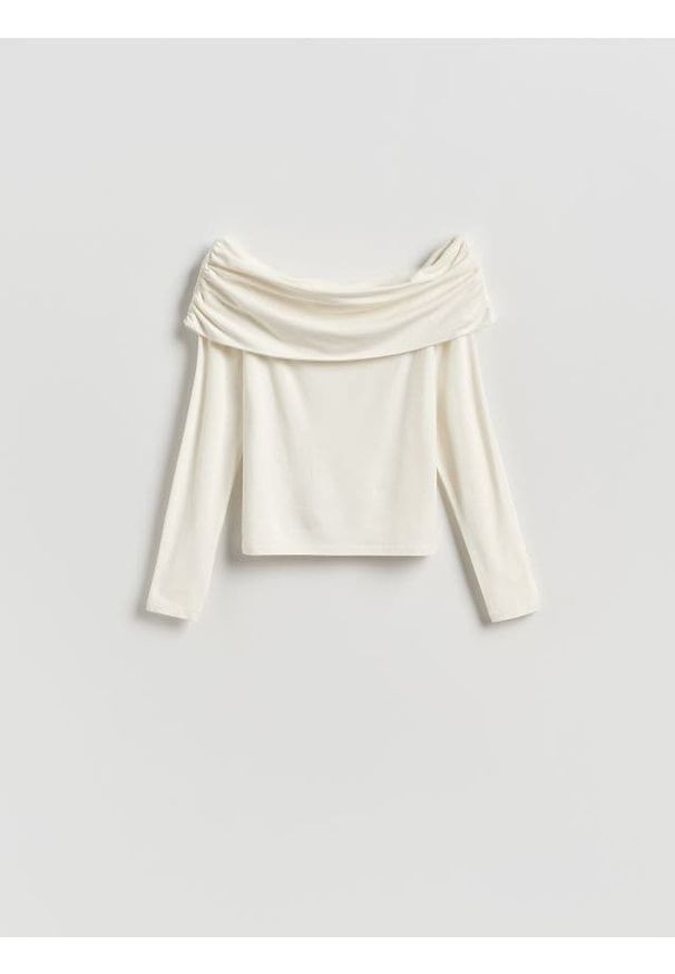 Reserved - Bluzka z odkrytymi ramionami - złamana biel. Materiał: bawełna, tkanina. Wzór: gładki