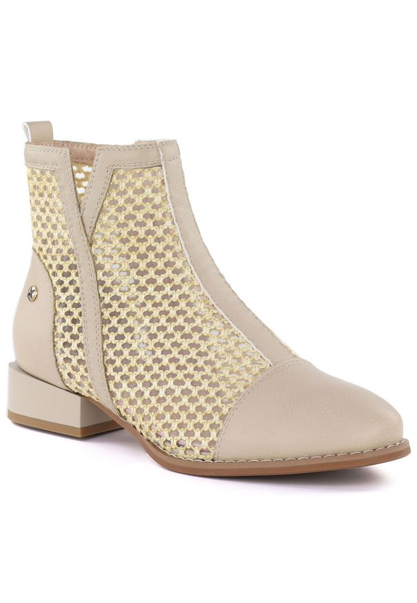 Botki damskie siateczkowe beżowe M.Daszyński SA197-31. Wysokość cholewki: za kostkę. Kolor: beżowy. Materiał: skóra ekologiczna. Szerokość cholewki: normalna. Wzór: ażurowy, aplikacja