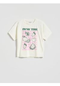 Reserved - T-shirt z nadrukiem - złamana biel. Materiał: bawełna. Wzór: nadruk #1
