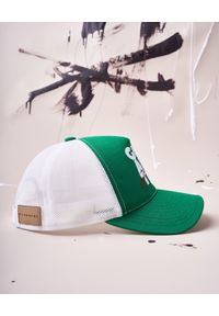 GUNS & TUXEDOS - Biało-zielona czapka z daszkiem. Kolor: biały. Materiał: tkanina. Wzór: aplikacja