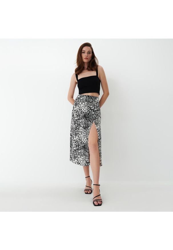 Mohito - Spódnica midi w zebrę - Biały. Kolor: biały. Wzór: motyw zwierzęcy