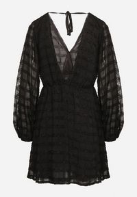 Born2be - Czarna Błyszcząca Sukienka o Rozkloszowanym Kopertowym Kroju z Odkrytymi Plecami Issanea. Okazja: na co dzień. Kolor: czarny. Materiał: skóra. Wzór: aplikacja. Typ sukienki: kopertowe. Styl: casual, rockowy, elegancki #4