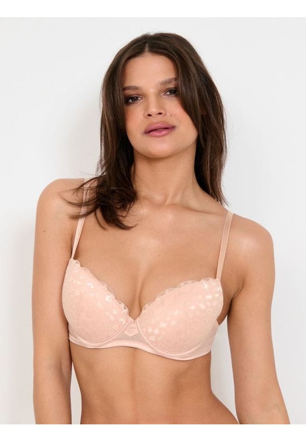 Sinsay - Biustonosz push-up z ozdobną koronką - kremowy. Kolor: kremowy. Materiał: koronka. Rodzaj stanika: push-up. Wzór: koronka