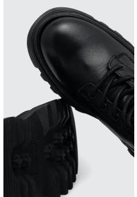Tommy Jeans workery skórzane TJW FASHION LACE UP damskie kolor czarny na platformie EN0EN02296. Nosek buta: okrągły. Zapięcie: sznurówki. Kolor: czarny. Materiał: skóra. Obcas: na platformie #3
