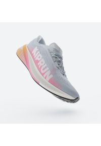 KIPRUN - Buty do biegania damskie Kiprun 500 Premium. Kolor: wielokolorowy, pomarańczowy, żółty, różowy, szary, niebieski. Sport: bieganie