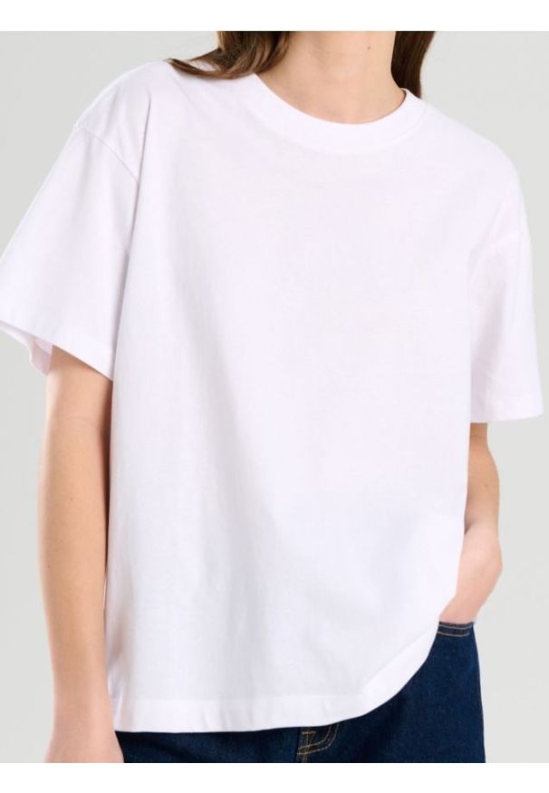 Sinsay - Bawełniana koszulka basic - biały. Kolor: biały. Materiał: bawełna