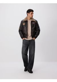 Reserved - Jeansy loose z efektem sprania - szary. Kolor: szary