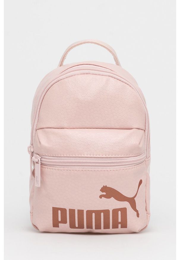 Puma Plecak damski kolor różowy mały z nadrukiem. Kolor: różowy. Wzór: nadruk