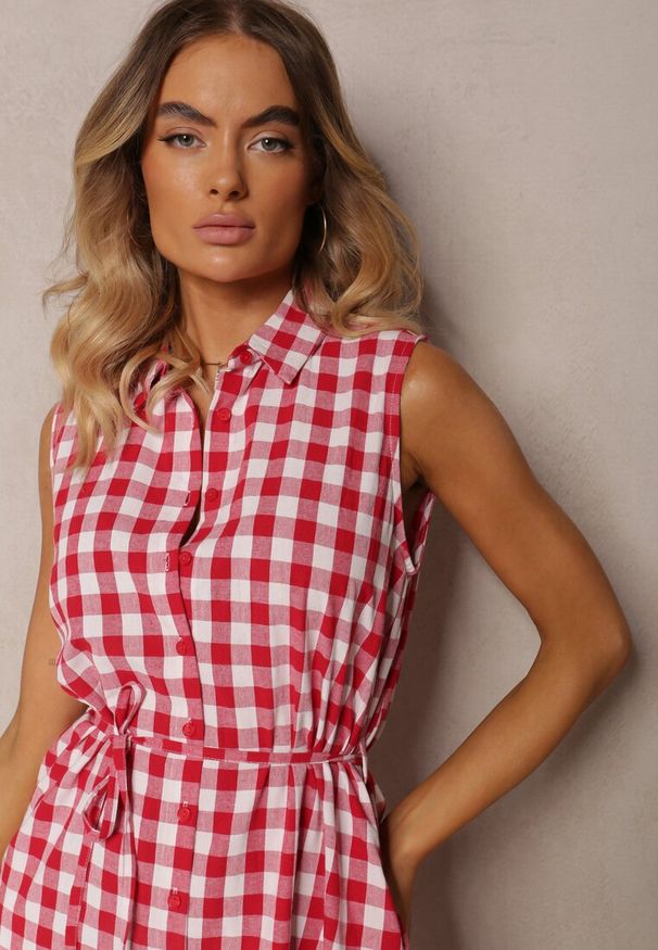 Renee - Czerwono-Biała Wiskozowa Sukienka o Koszulowym Kroju Wiązana w Pasie Rivalea. Okazja: na spotkanie biznesowe. Kolor: czerwony. Materiał: wiskoza. Typ sukienki: koszulowe. Styl: biznesowy, elegancki