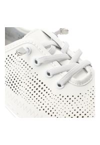 Półbuty damskie S.Barski, ze skóry naturalnej licowej ażurowa cholewka sznurowanie lekka podeszwa casual, białe, LR61-7083. Okazja: na co dzień. Zapięcie: sznurówki. Kolor: biały. Materiał: skóra. Szerokość cholewki: normalna. Wzór: ażurowy. Styl: casual #7