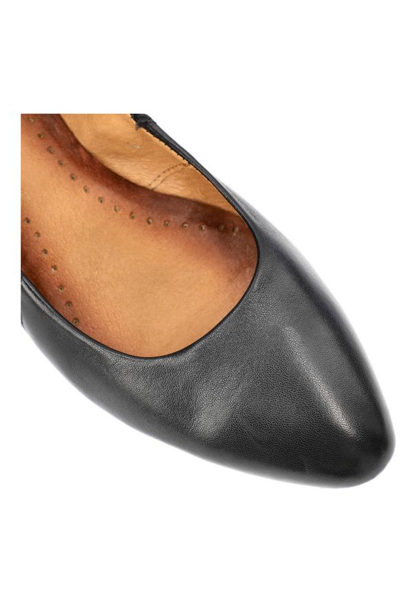 Czarne Czółenka Maciejka Damskie Eleganckie Buty. Zapięcie: bez zapięcia. Kolor: czarny. Materiał: skóra. Szerokość cholewki: normalna. Obcas: na koturnie. Styl: elegancki. Wysokość obcasa: średni