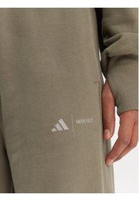 Adidas - adidas Spodnie dresowe JM1099 Zielony Regular Fit. Kolor: zielony. Materiał: bawełna #4