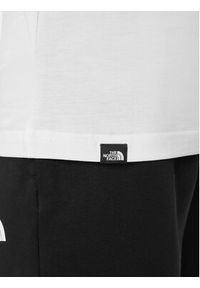 The North Face Longsleeve Easy NF0A8A6F Biały Regular Fit. Kolor: biały. Materiał: bawełna. Długość rękawa: długi rękaw