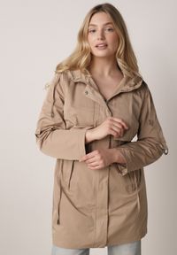 Born2be - Brązowa Przejściowa Kurtka Parka z Kapturem i Podwijanymi Rękawami Tinarose. Okazja: na spacer, na co dzień. Typ kołnierza: kaptur. Kolor: brązowy. Materiał: jeans, dresówka. Styl: casual #1