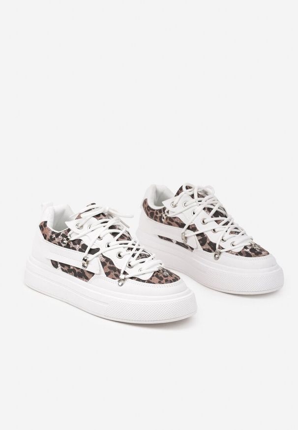 Renee - Białe Sneakersy ze Wzorem w Panterkę Doridi. Okazja: na co dzień. Kolor: biały. Materiał: jeans, skóra. Wzór: motyw zwierzęcy