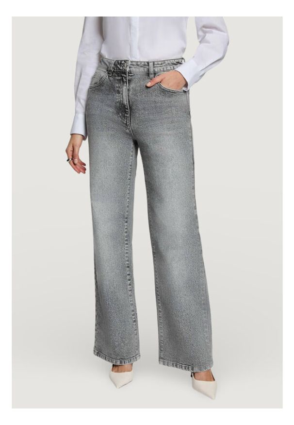 Morgan De Toi Jeansy 261-PIGRIM Szary Casual Fit. Okazja: na co dzień. Kolor: szary. Styl: casual