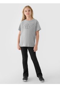 4f - T-shirt oversize z nadrukiem dziewczęcy - szary. Okazja: na co dzień. Kolor: szary. Materiał: jersey, dzianina, bawełna. Wzór: nadruk. Styl: sportowy, casual, klasyczny