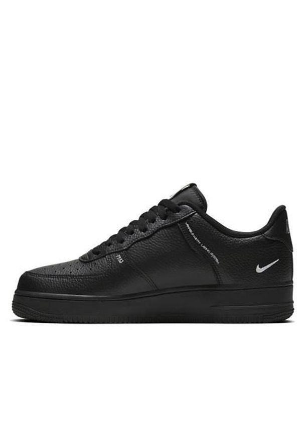 Buty do chodzenia męskie Nike Air Force 1 LV8 Utility. Kolor: czarny. Materiał: syntetyk, tkanina, skóra, materiał. Model: Nike Air Force. Sport: turystyka piesza