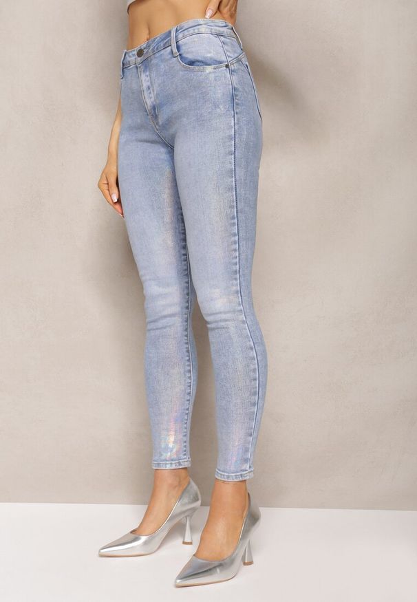 Renee - Jasnoniebieskie Jeansy Skinny z Wysokim Stanem i Połyskującym Wykończeniem Ceniza. Okazja: na co dzień. Stan: podwyższony. Kolor: niebieski. Styl: casual