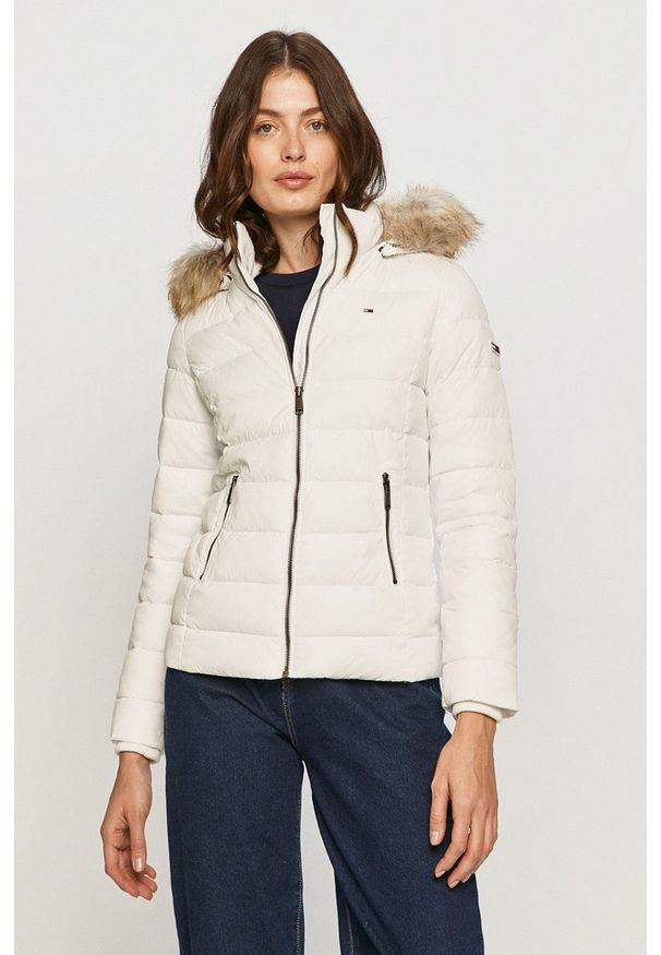 Tommy Jeans - Kurtka. Okazja: na co dzień. Kolor: biały. Materiał: futro. Styl: casual