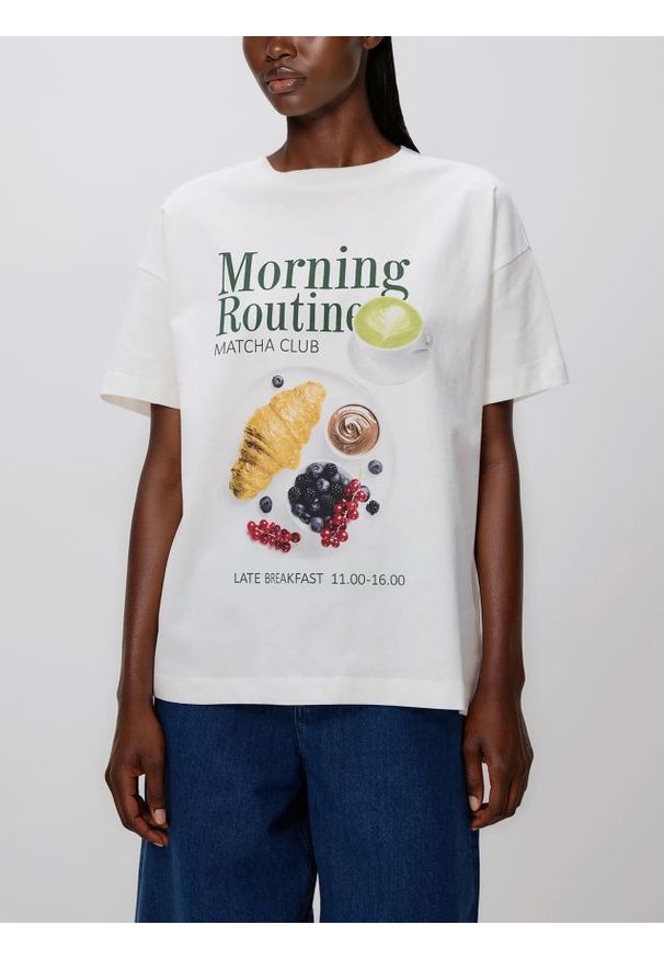 Reserved - Bawełniany t-shirt z nadrukiem - biały. Kolor: biały. Materiał: bawełna. Wzór: nadruk