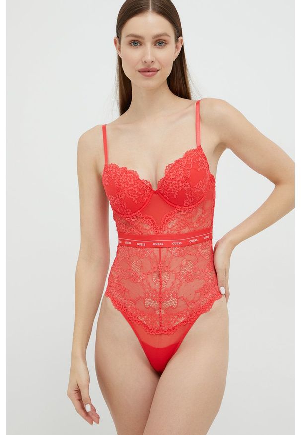 Guess body kolor czerwony wzorzysty. Kolor: czerwony