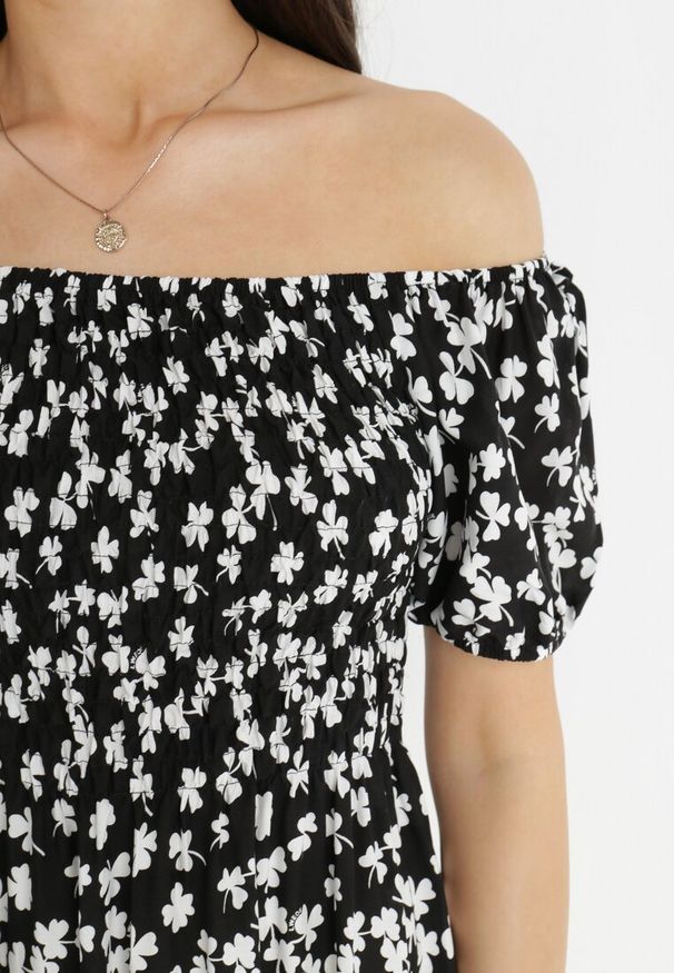 Born2be - Czarna Sukienka Chrysameia. Kolor: czarny. Wzór: kwiaty, aplikacja. Długość: mini