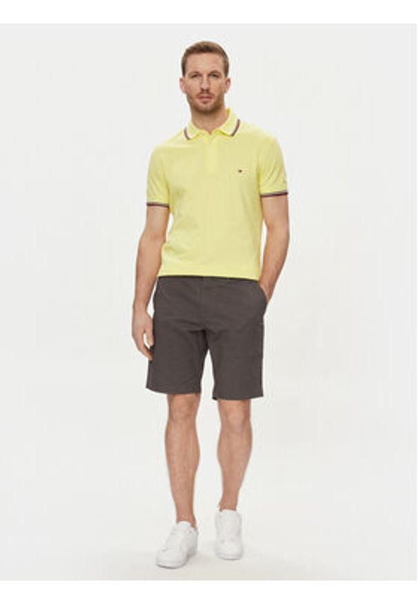 TOMMY HILFIGER - Tommy Hilfiger Szorty materiałowe Harlem MW0MW23568 Szary Regular Fit. Kolor: szary. Materiał: bawełna