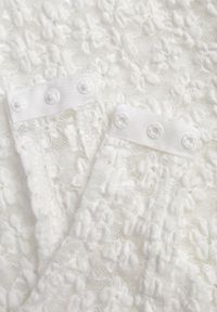 Renee - Białe Body z Koronki o Dopasowanym Kroju z Krótkim Rękawem Adradina. Kolor: biały. Materiał: koronka. Długość rękawa: krótki rękaw. Długość: krótkie. Wzór: koronka #8