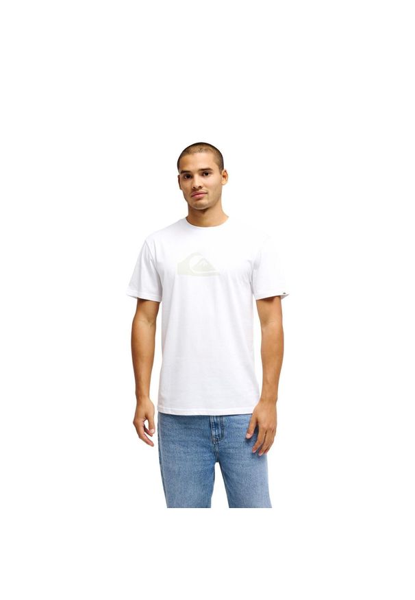 Quiksilver - Koszulka z krótkim rękawem dla Mężczyzn EV COMP LOGO Biały. Kolor: biały. Materiał: bawełna, tkanina. Długość rękawa: krótki rękaw. Długość: krótkie