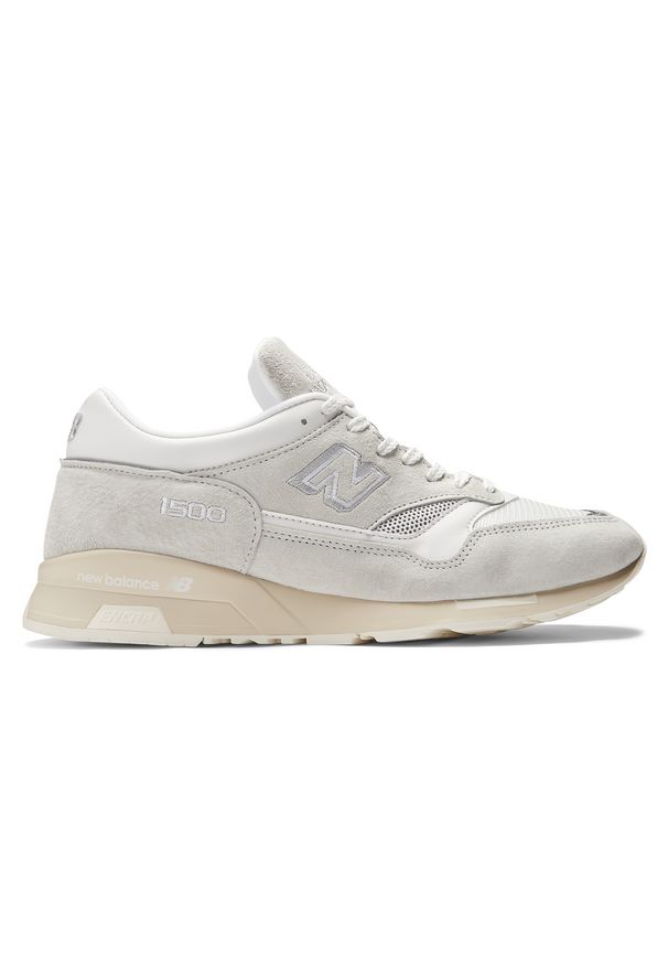 Buty męskie New Balance U1500WSB – białe. Kolor: biały. Materiał: zamsz, skóra. Szerokość cholewki: normalna. Sezon: lato