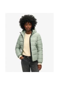 Damska kurtka z kapturem Superdry Spirit Sports. Typ kołnierza: kaptur. Kolor: zielony. Długość rękawa: długi rękaw. Styl: elegancki #1