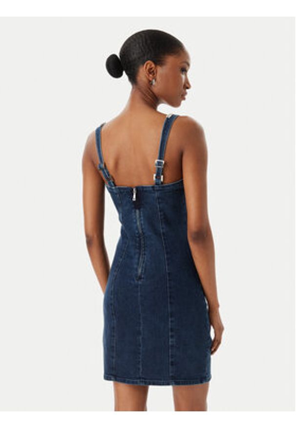 Guess Sukienka jeansowa W6RK69 D55M0 Niebieski Regular Fit. Kolor: niebieski. Materiał: bawełna
